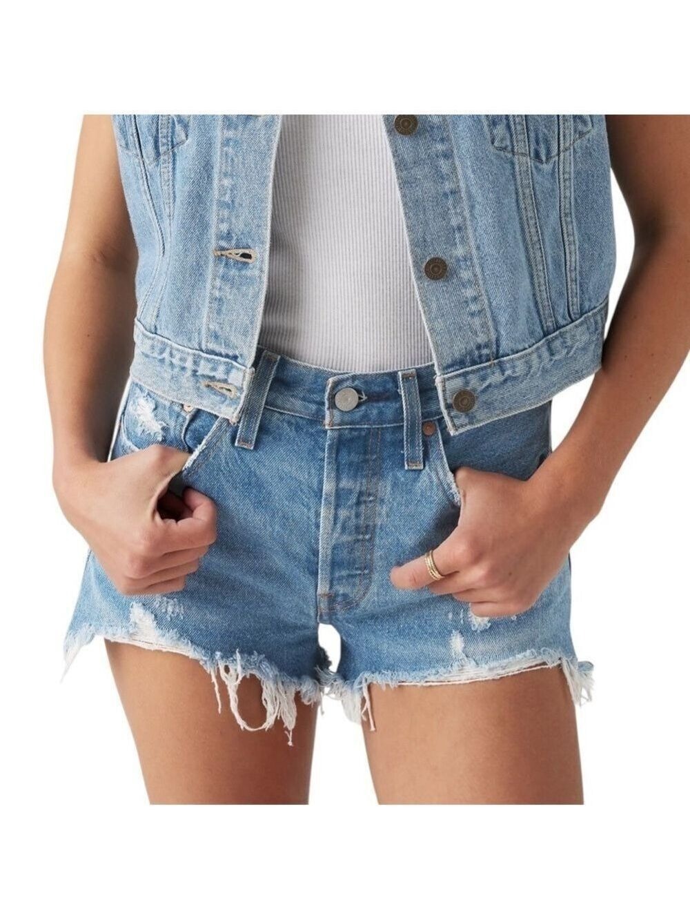 Levi’s 501 HIGH RISE Vague Finish Med Wash Denim Jean Cut Off Ripped Shorts Sz28